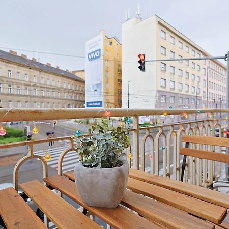 Appartamento Charming Old Town Family Retreat Bratislava Esterno foto