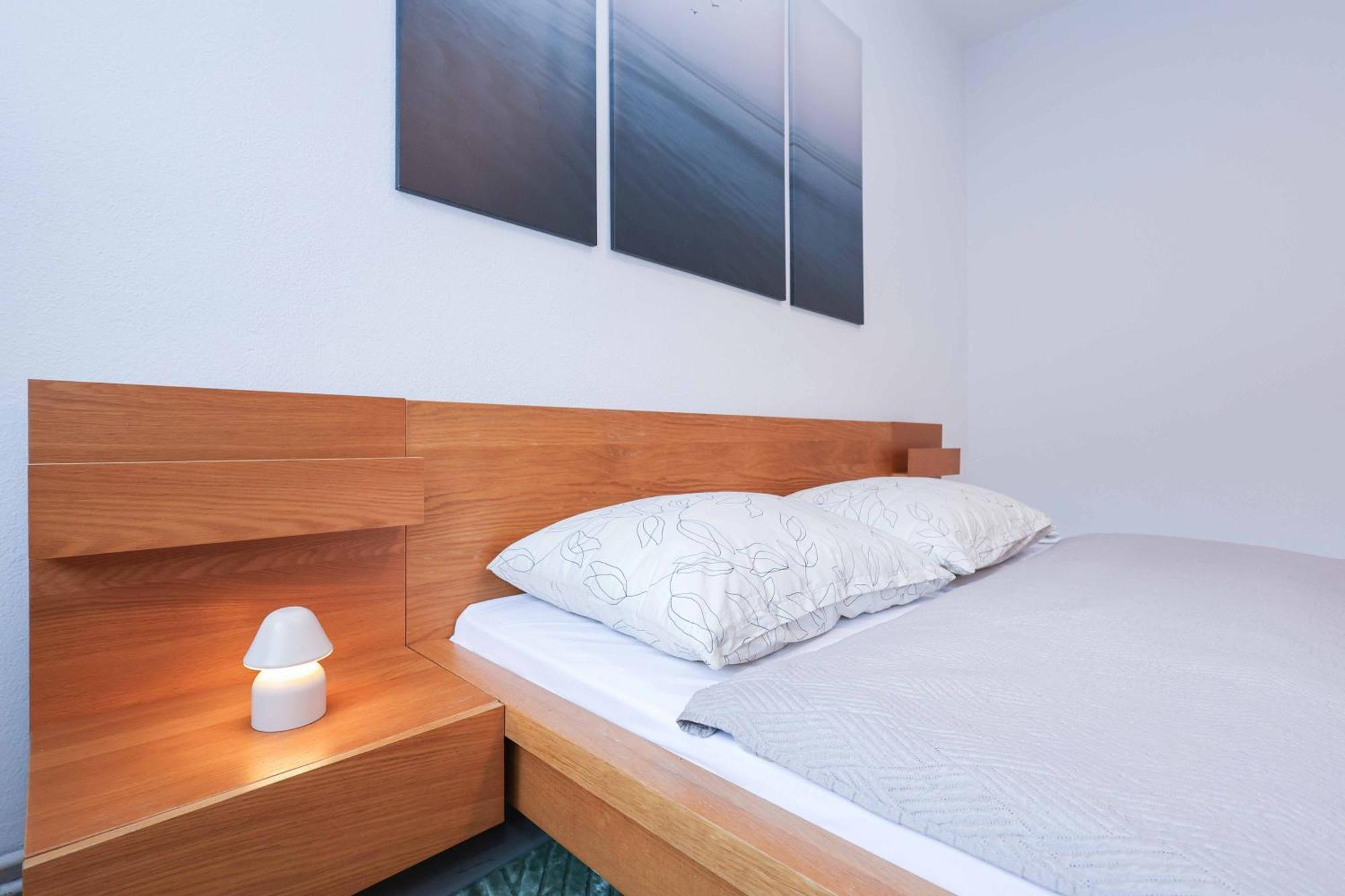 Appartamento Charming Old Town Family Retreat Bratislava Esterno foto