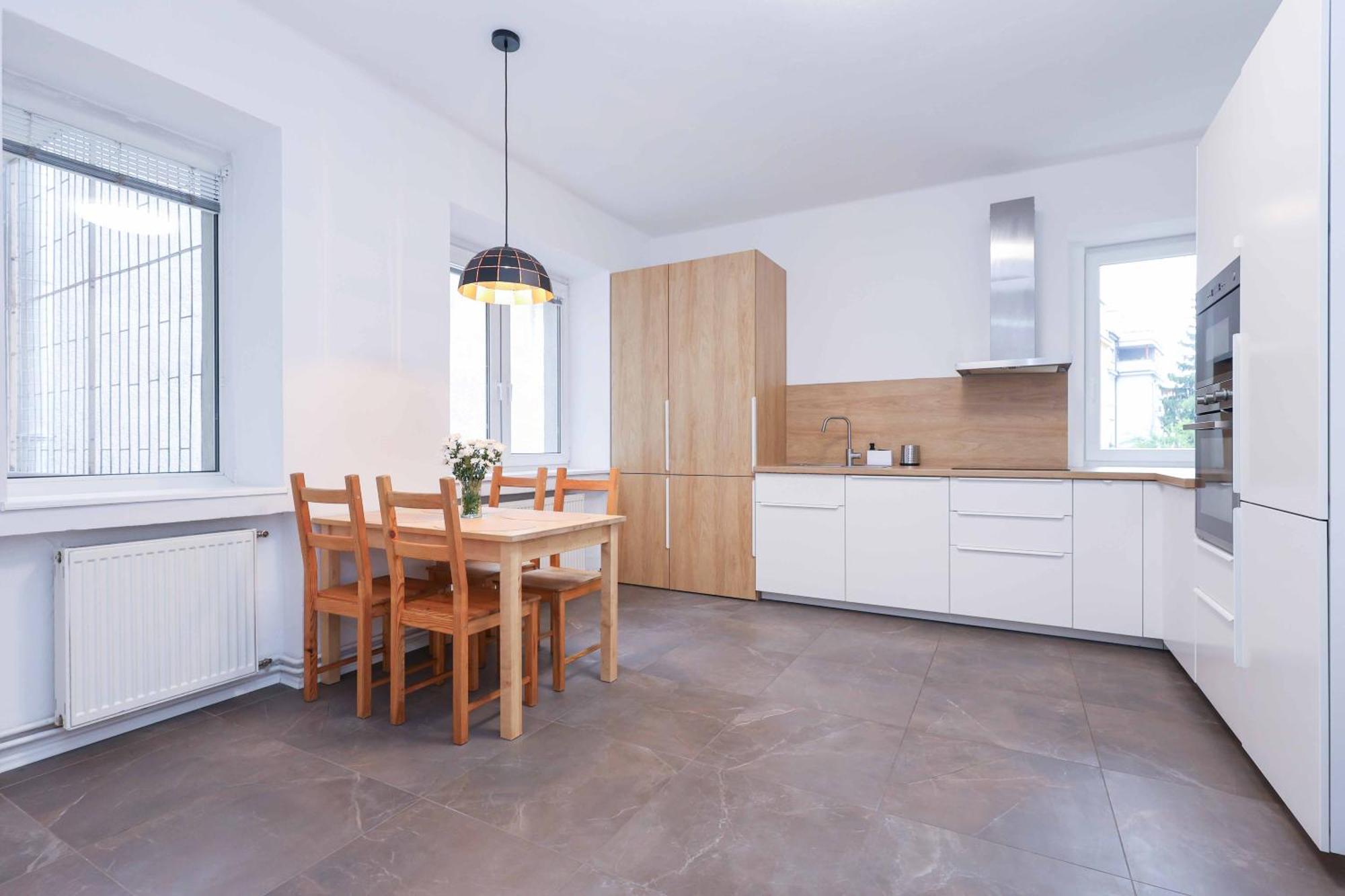 Appartamento Charming Old Town Family Retreat Bratislava Esterno foto